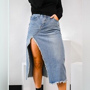 Veveret Denim High-Slit Skirt Sz M